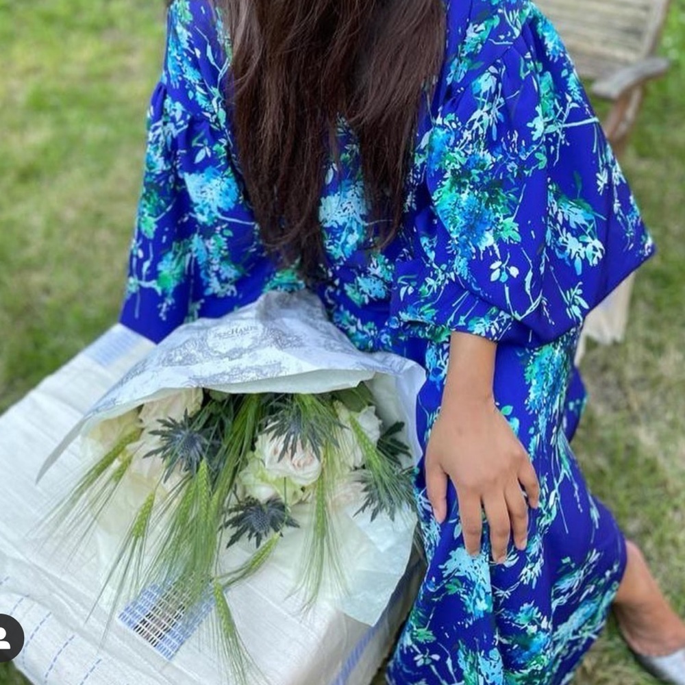Elegant Blue Floral Maxi Dress - Picture 7 of 8